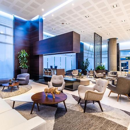 Готель Hilton Doubletree Bogota Salitre Ar Екстер'єр фото The lounge at the airport