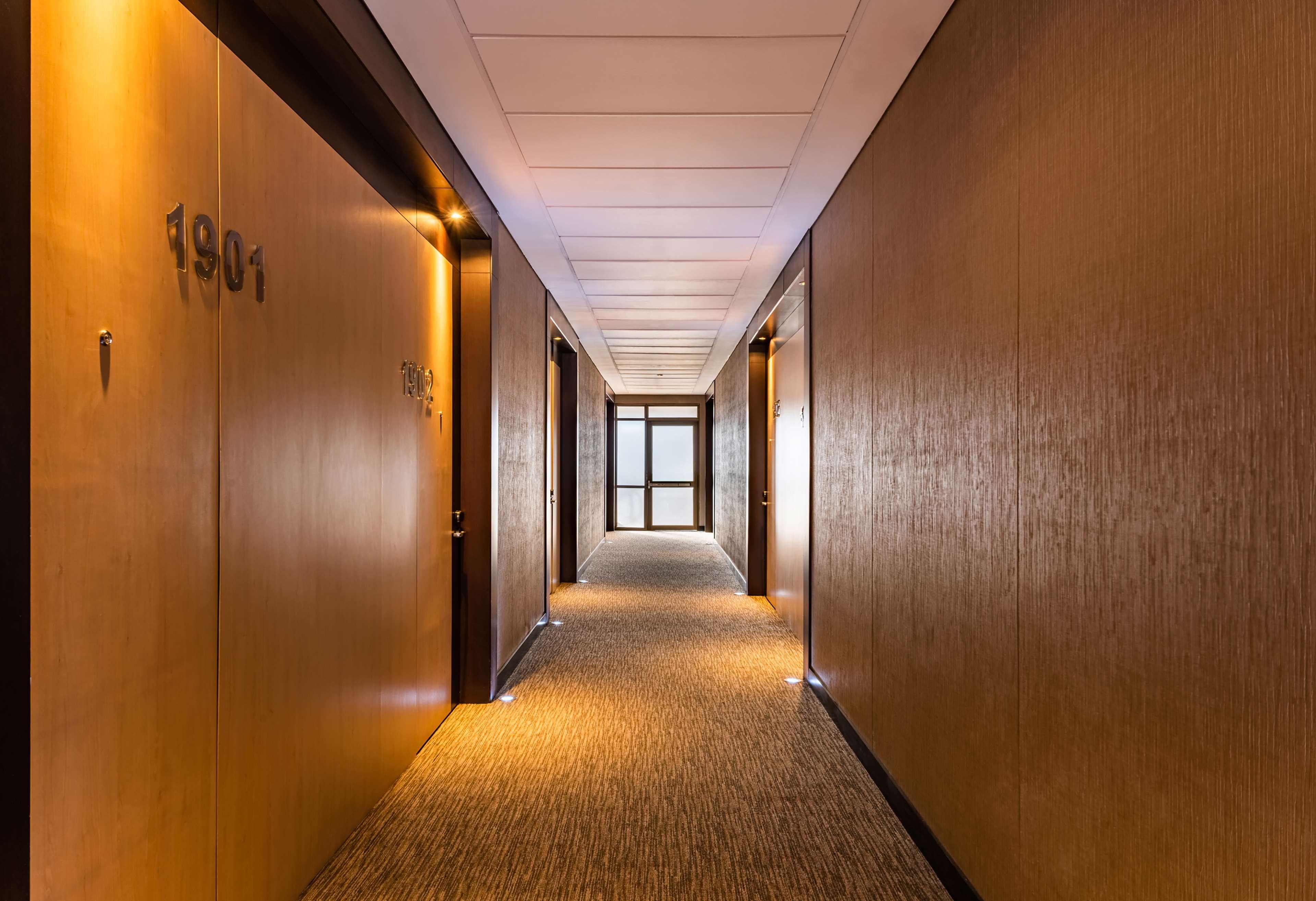 Готель Hilton Doubletree Bogota Salitre Ar Екстер'єр фото A typical hotel corridor