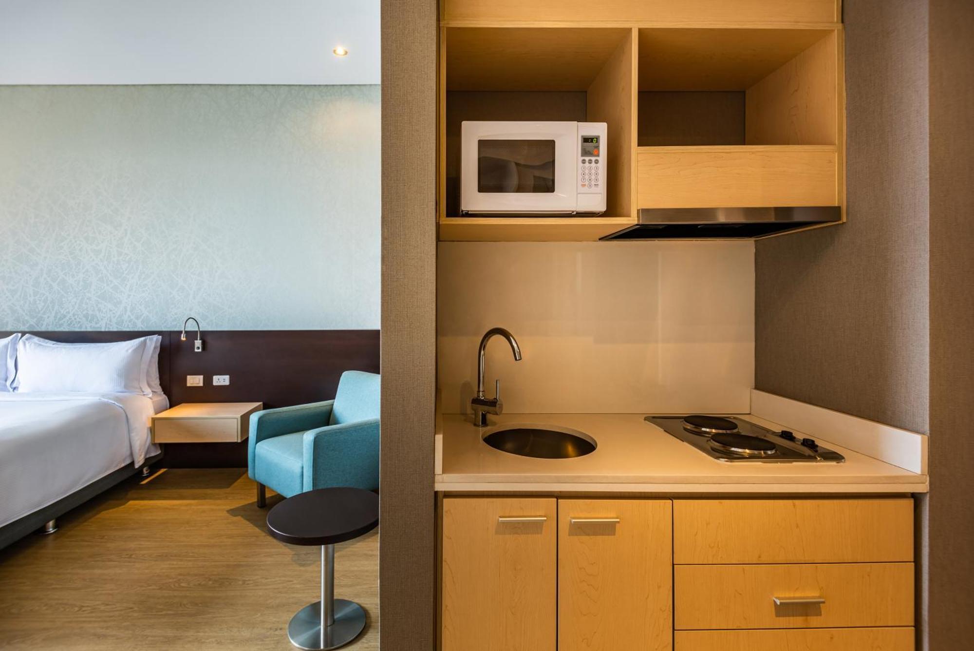 Готель Hilton Doubletree Bogota Salitre Ar Екстер'єр фото A kitchenette in a hotel room