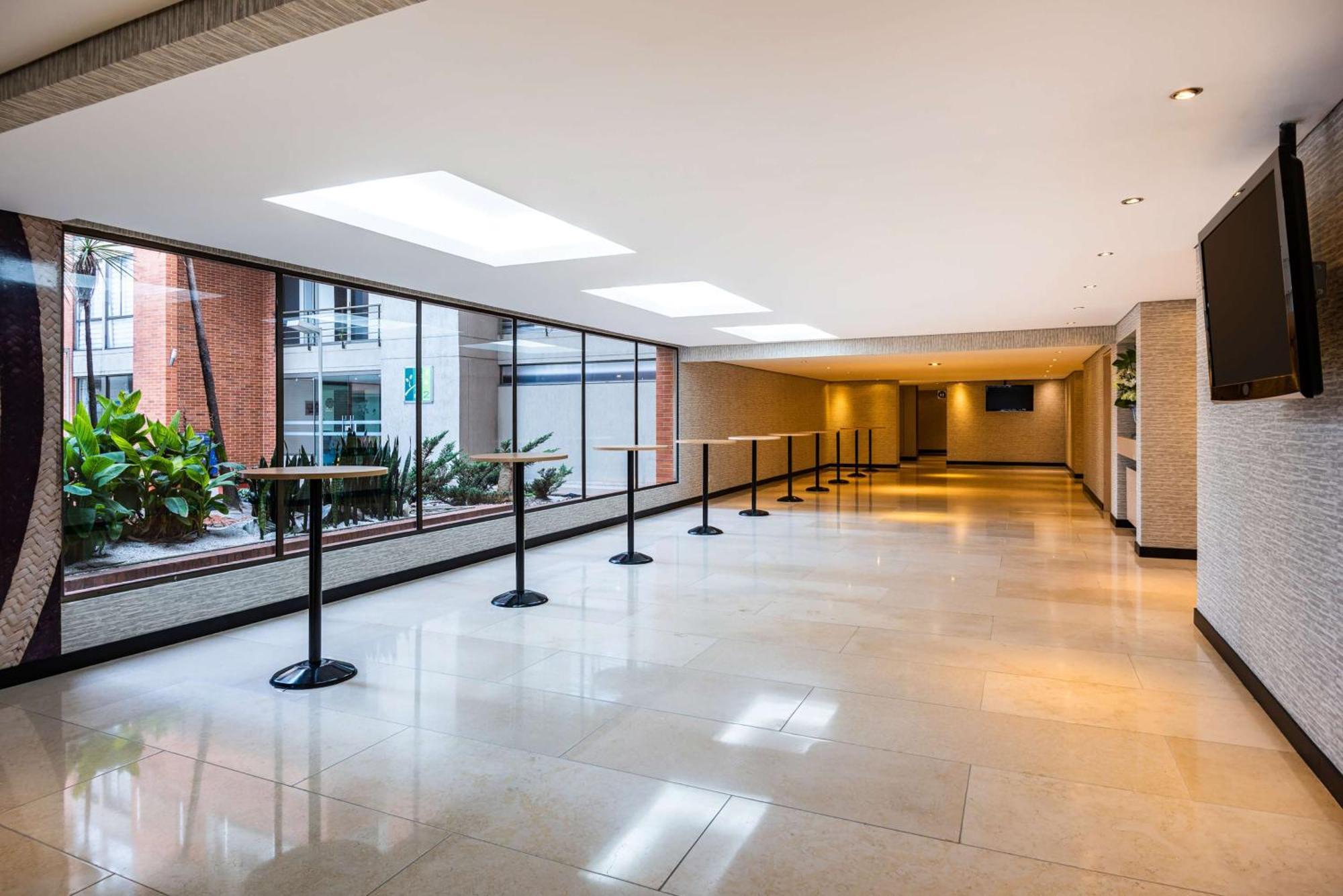 Готель Hilton Doubletree Bogota Salitre Ar Екстер'єр фото Lobby