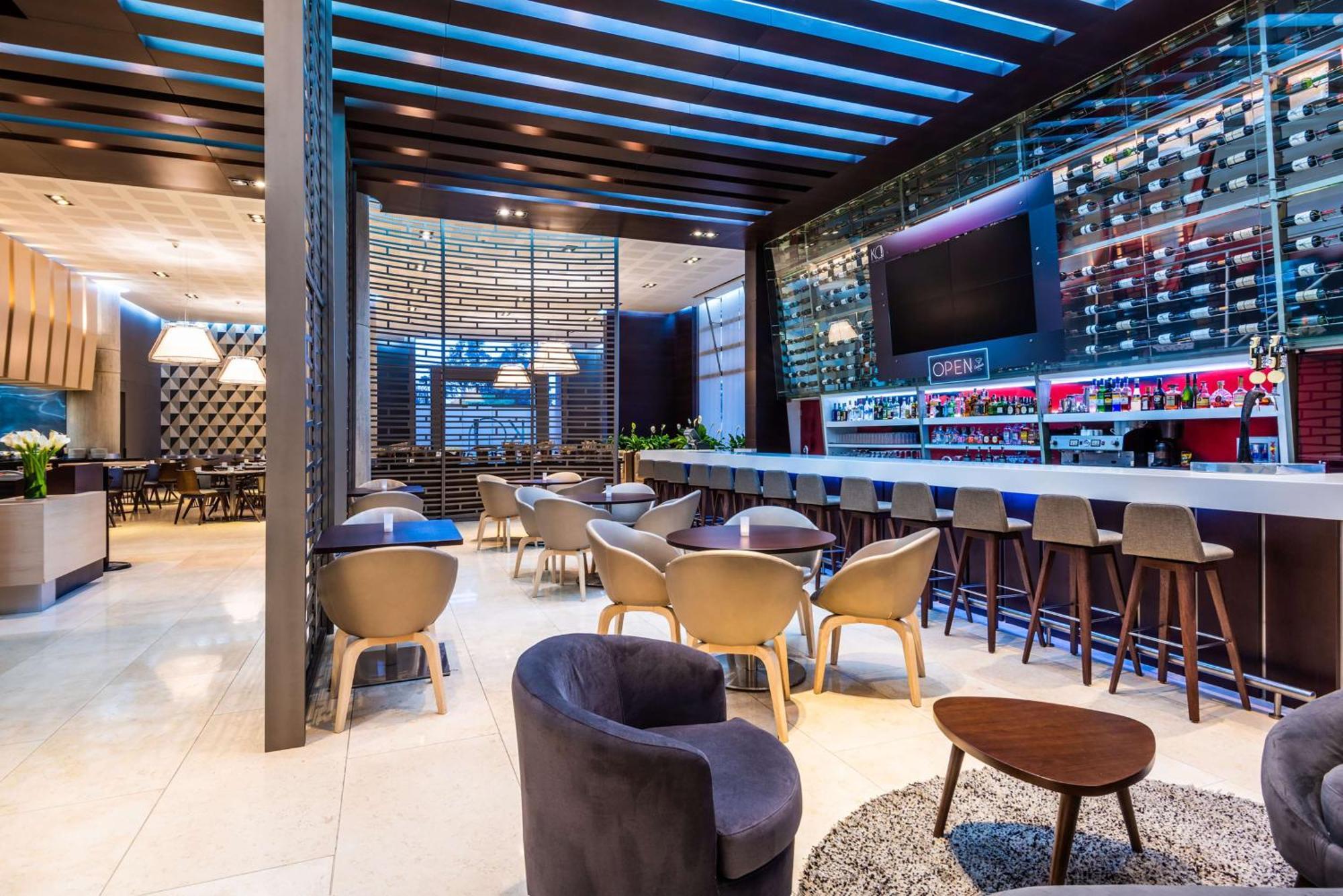 Готель Hilton Doubletree Bogota Salitre Ar Екстер'єр фото The lounge at the airport