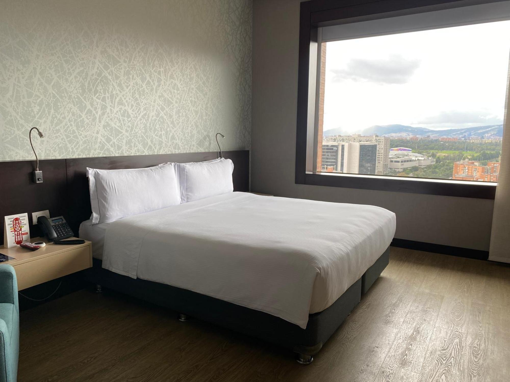 Готель Hilton Doubletree Bogota Salitre Ar Екстер'єр фото A room at the hotel